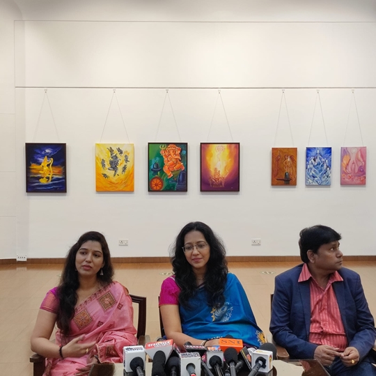 The Exhibition of Famous Painter Sarika Banka’s paintings SATV Inaugurated at Nehru Center Mumbai