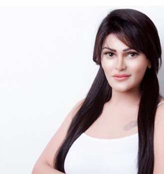 Actress Poonam Chopra  Has Performed In Many National & International Shows, Films And Webseries